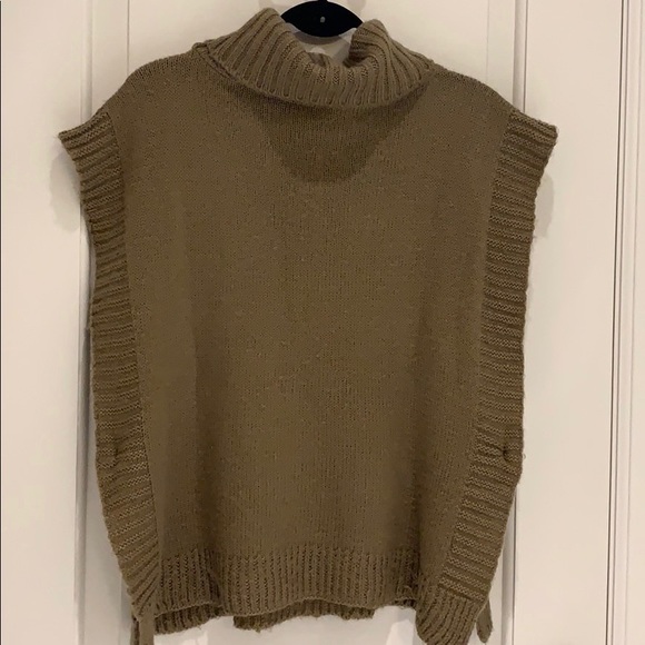 Sleeveless Cowl Neck Sweater - Picture 6 of 7